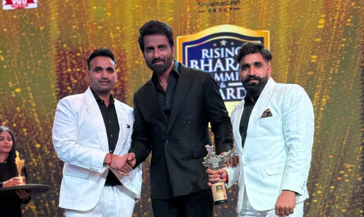 Pahal Nutrition Honored with Rising Bharat Summit Award for Business Excellence and Social Responsibility